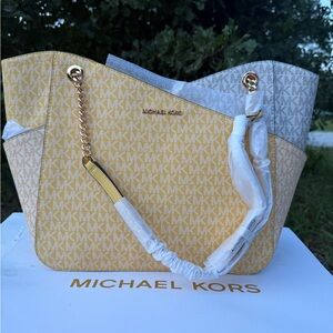 Michael Kors Jet Set chain Tote Daisy Yellow Women's Bag